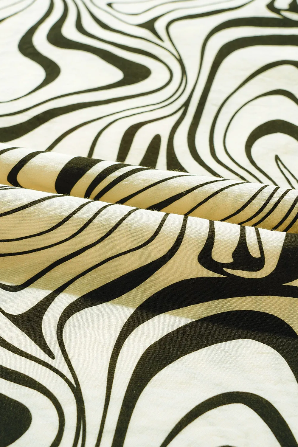 Zebra Stripe Print Contrast V-Neck Ricrac Detail Short Sleeve Blouse Top - Image 10